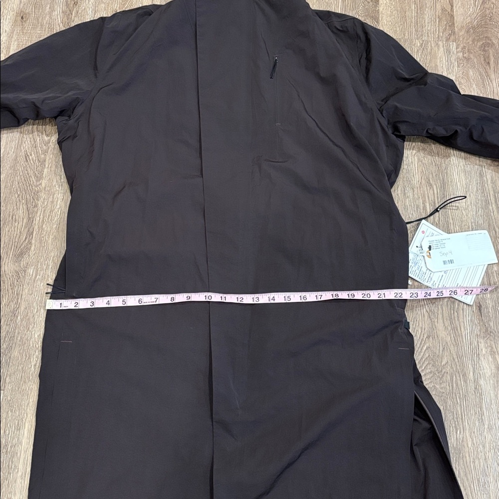Lululemon Lab Moraine Coat in Maroon Brown. Size L - Picture 14 of 16